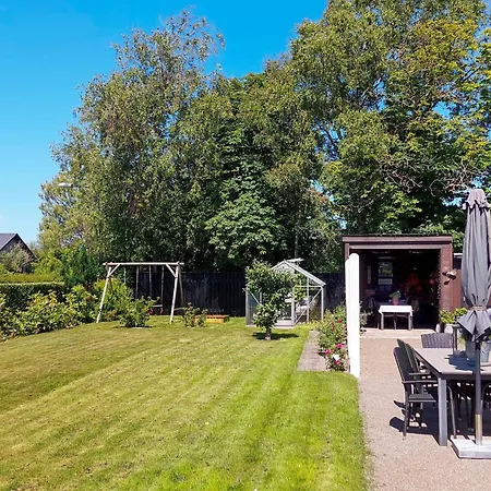 10 Person In Albaek-by Traum *